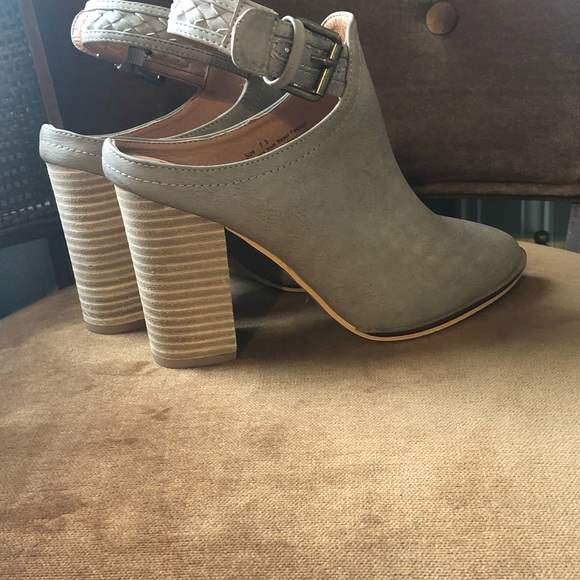 Booties - Picture 4 of 4